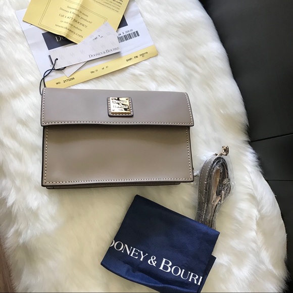 Dooney & Bourke - Picture 1 of 10